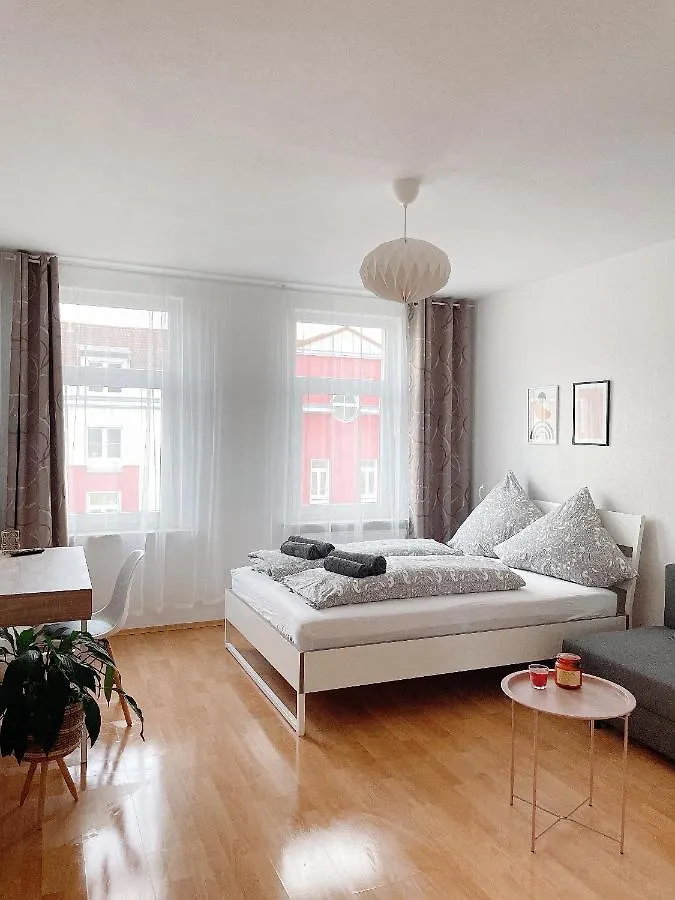 Modern & Cozy Rooms Leipzig-Gohlis contacts